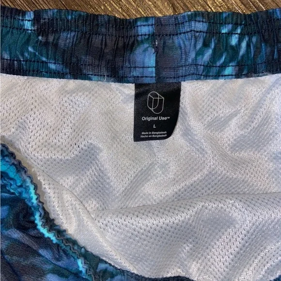 ORIGINAL USE Men’s Tie Dye Swim Trunks Size L - Picture 3 of 3